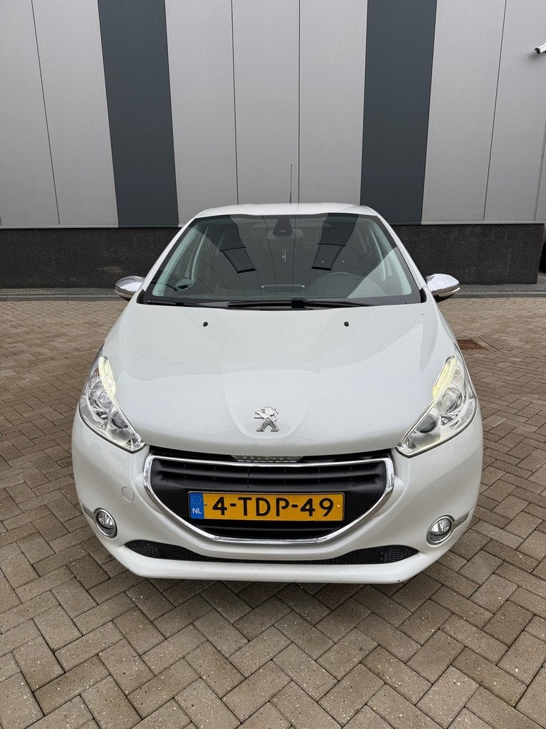 Peugeot 208 1.2 VTi 82pk 5Deurs 2014 NAP, Auto's, Peugeot, Voorwielaandrijving, Euro 5, Stof, Gebruikt