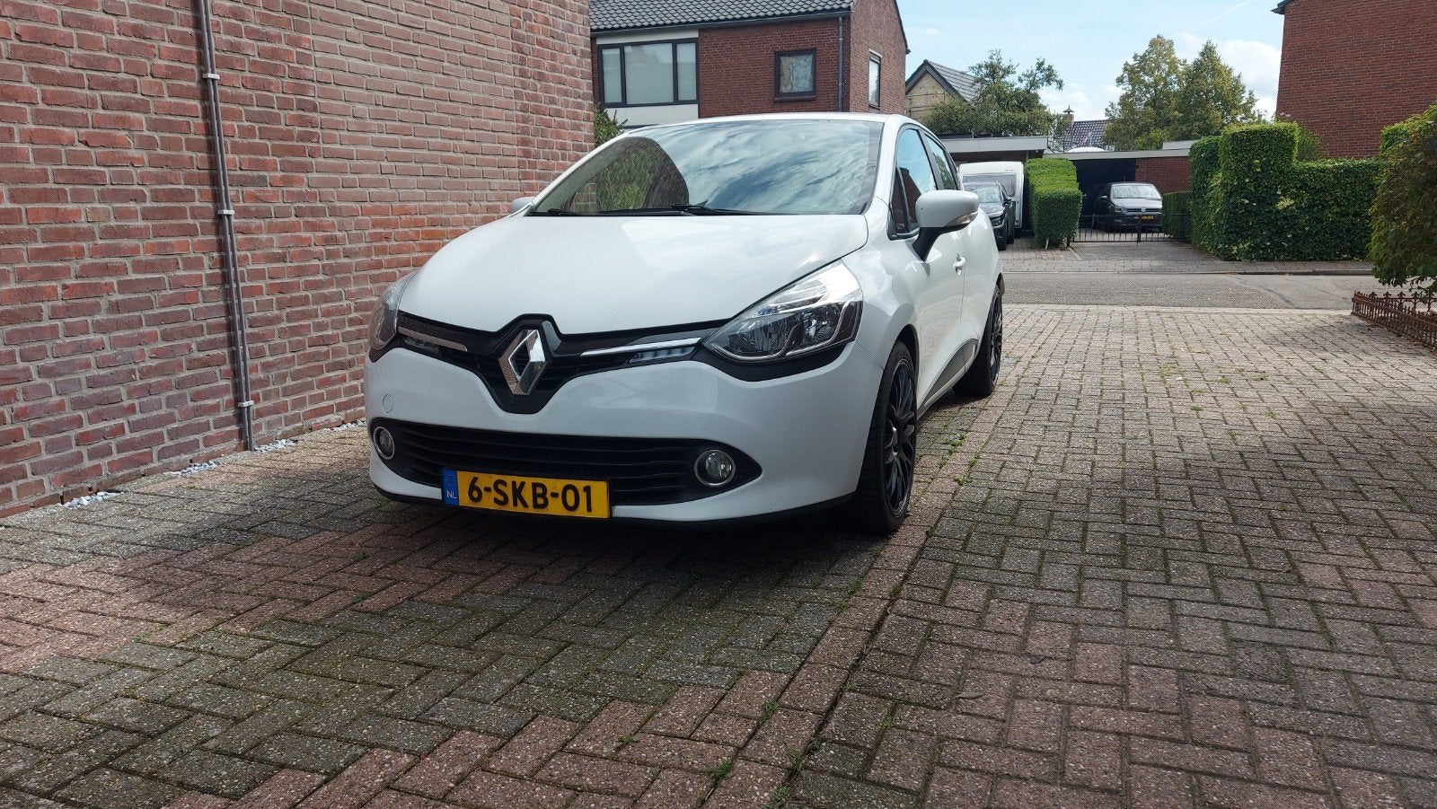 Renault Clio 1.2 54KW 5-DRS 2013 Wit, Voorwielaandrijving, Stof, Zwart, Handgeschakeld