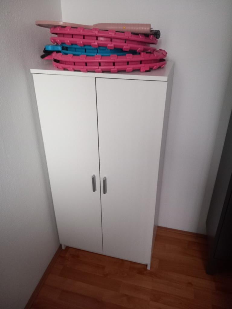 Staande witte kasje, Ophalen