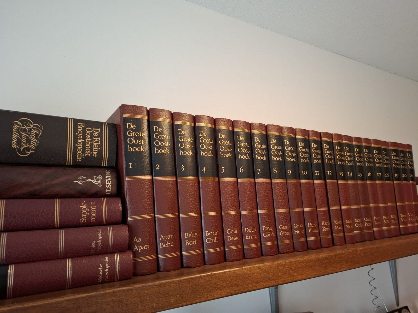 mooie encyclopedie 21 delig De grote Oosthoek, Ophalen, Zo goed als nieuw, Algemeen