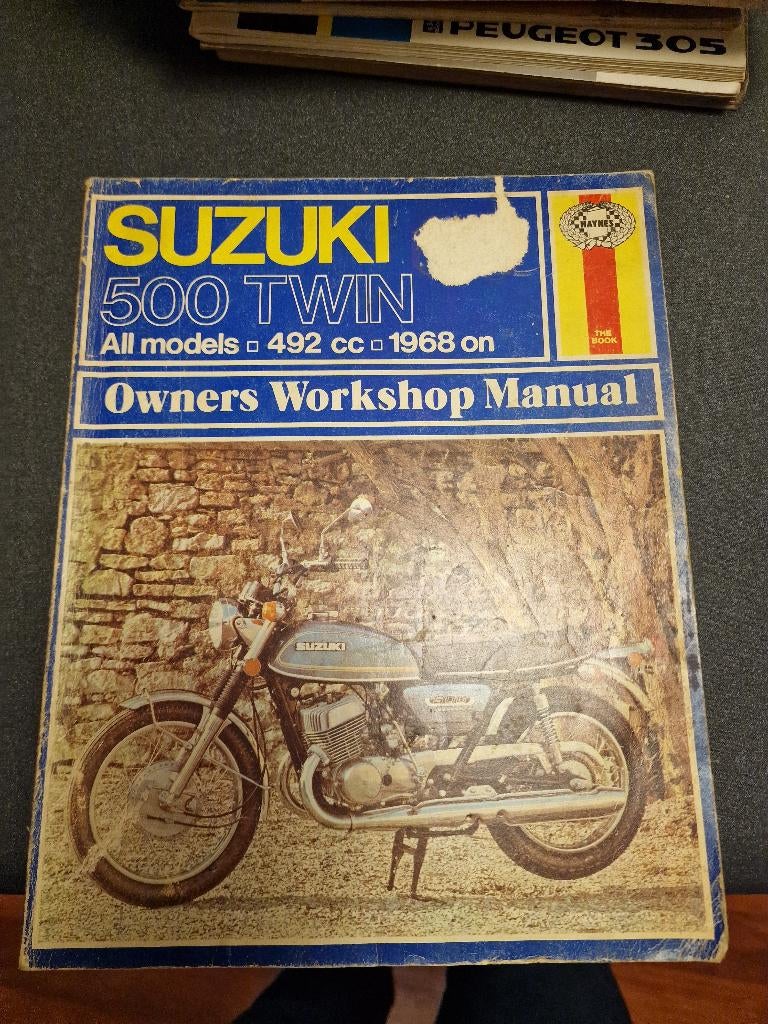 Suzuki 500 Twin Owners Workshop Manual, Motoren, Ophalen, Suzuki