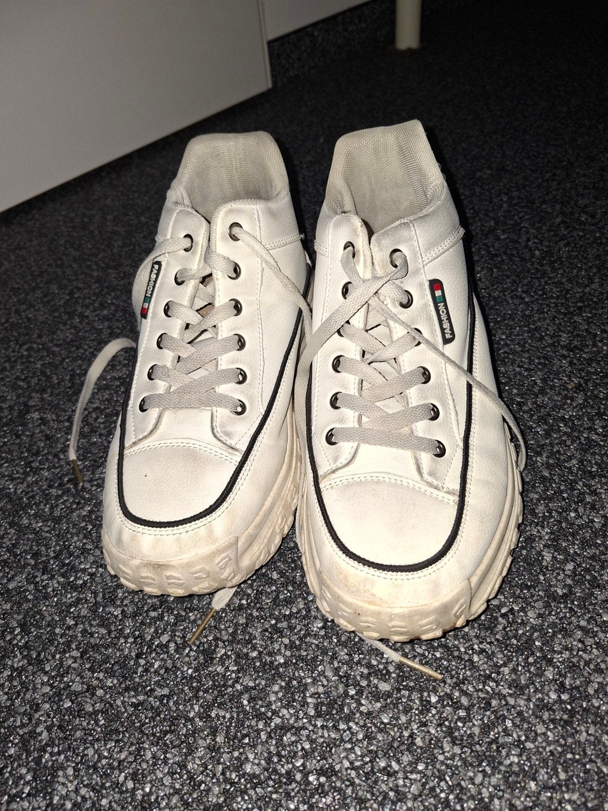 Witte sneakers met dikke zool, Ophalen, Gedragen, Wit, Sneakers of Gympen
