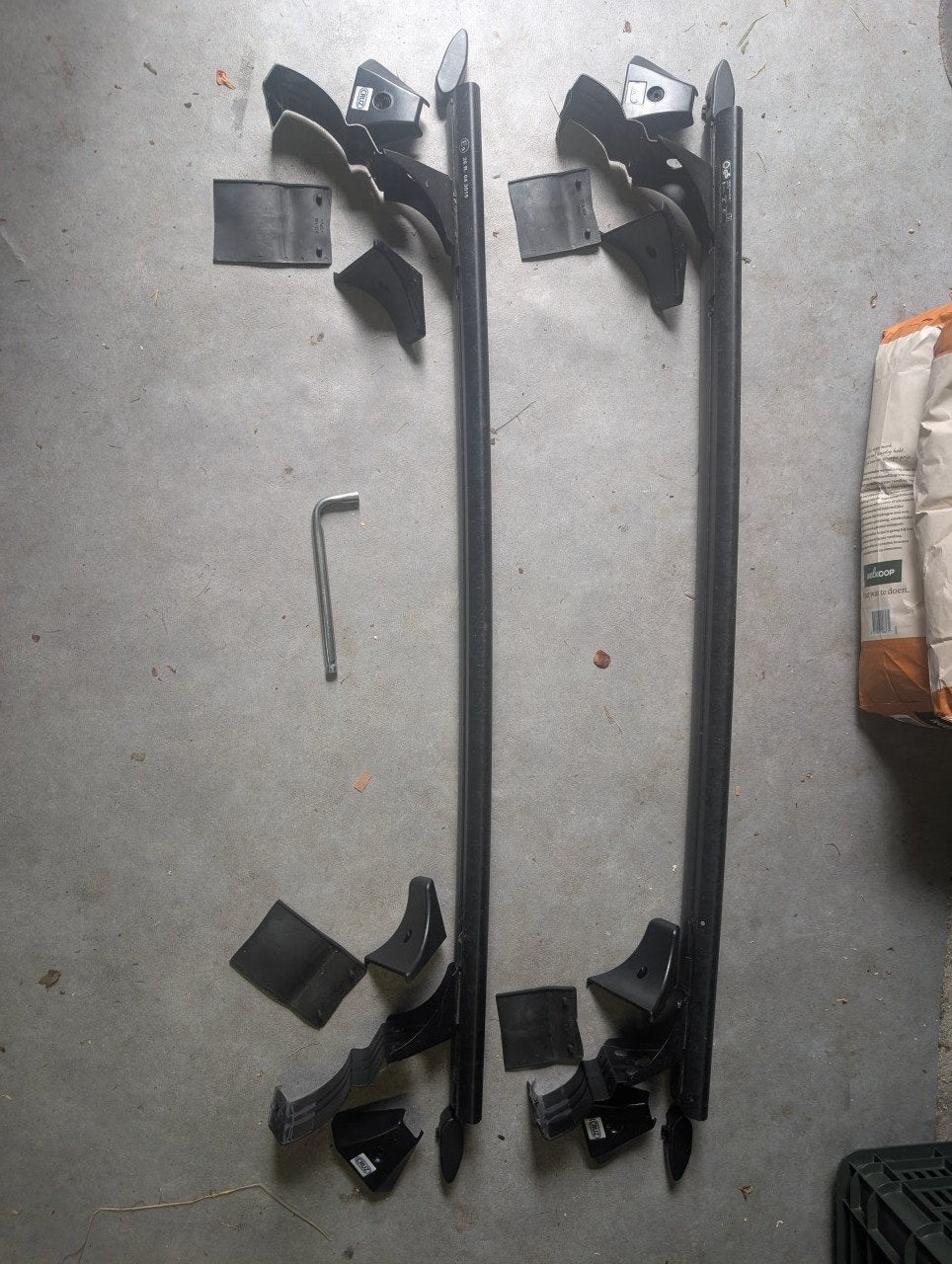 Dakdragers | Cruz airo dark t 925 773, Auto diversen, Dakdragers, Zo goed als nieuw, Ophalen