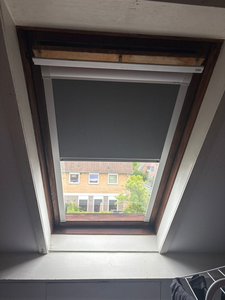 ROLGORDIJN VERDUISTEREND VOOR EEN  VELUX DAKRAAM, Ophalen, Zo goed als nieuw, Grijs