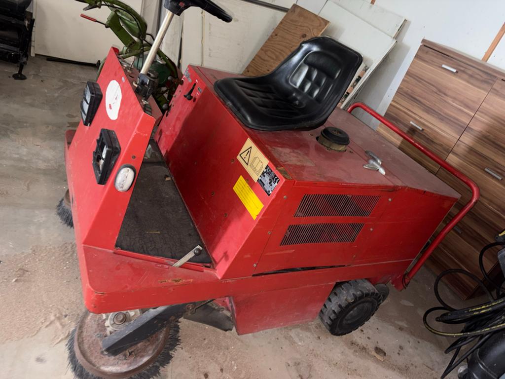 RCM Motoscopa diesel Veegmachine (1995) - Lombardini moto, Tuin en Terras, Ophalen, Gebruikt