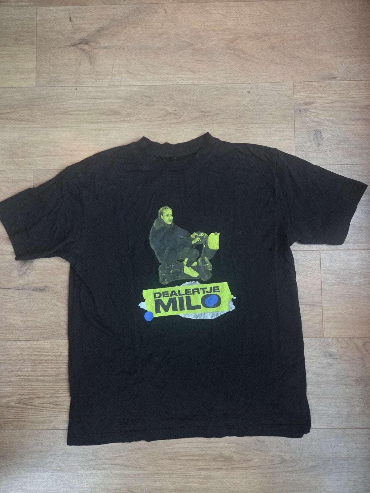 Dealertje Milo t-shirt, Kleding | Dames, T-shirts, Maat 38/40 (M), Bankzitters, Meerkleurig, Ophalen of Verzenden