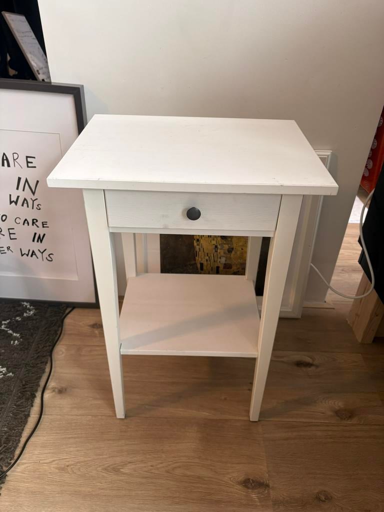 Ikea nachtkastje hemnes gebruikt, Ophalen, Zo goed als nieuw, Minder dan 45 cm, 55 tot 70 cm