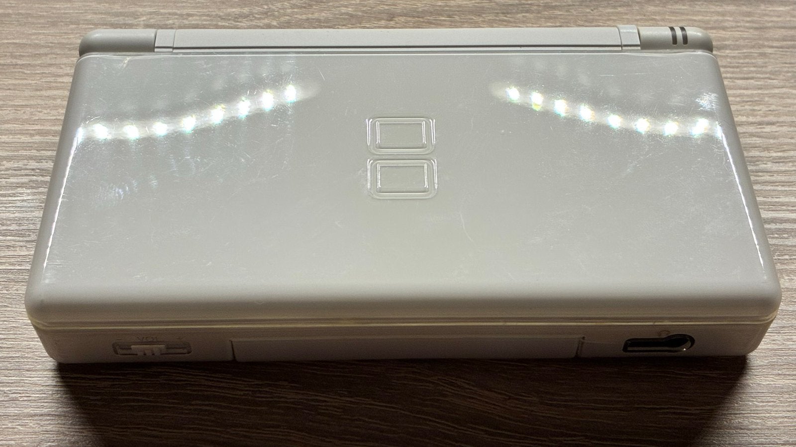 Nintendo DS Lite Wit - Scharnier defect, werkt verder prima, Ophalen of Verzenden, Gebruikt, Wit, DS Lite