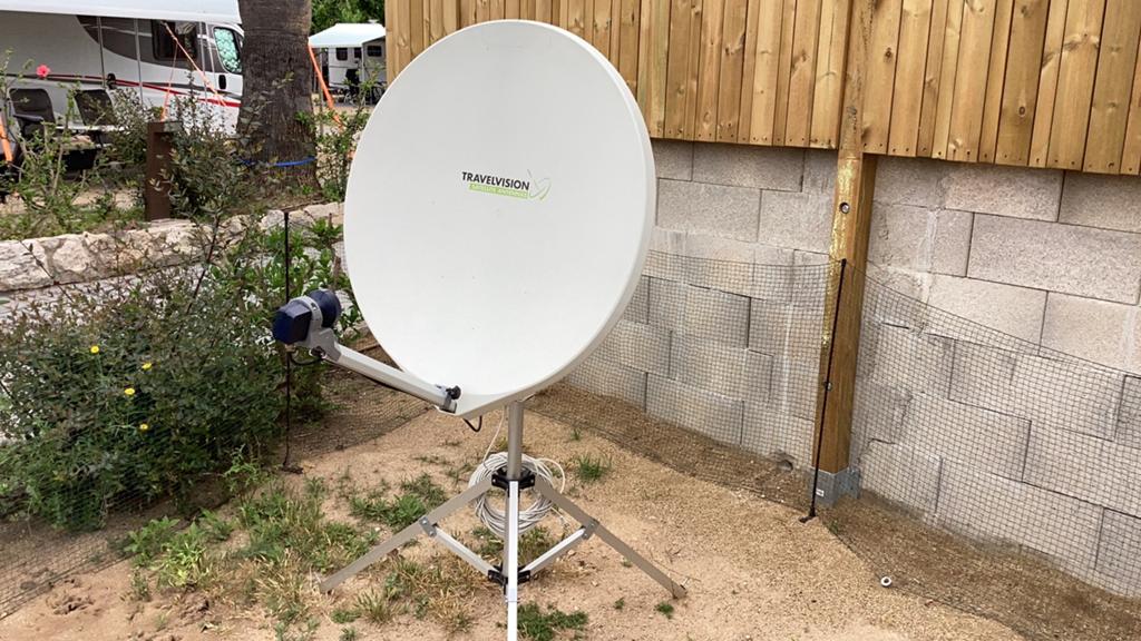 Travelvision R7 80 cm schotelantenne met Canal Digitaal, Ophalen, Zo goed als nieuw, (Schotel)antenne, Overige merken