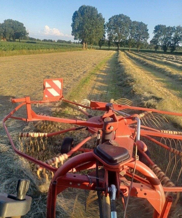 Hooi in midibalen foliebalen midi 2de en 3de snee, Ophalen, Vee
