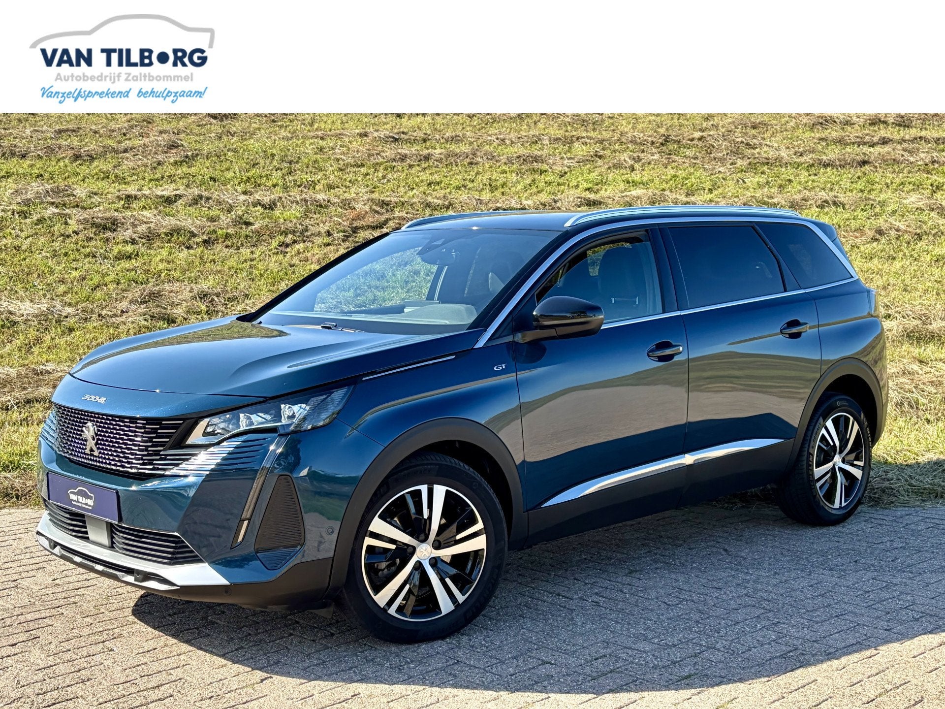 Peugeot 5008 1.2 PureTech GT 7 Zitplaatsen | Apple CarPlay |, Auto's, Gebruikt, Zwart, 1199 cc, 1404 kg