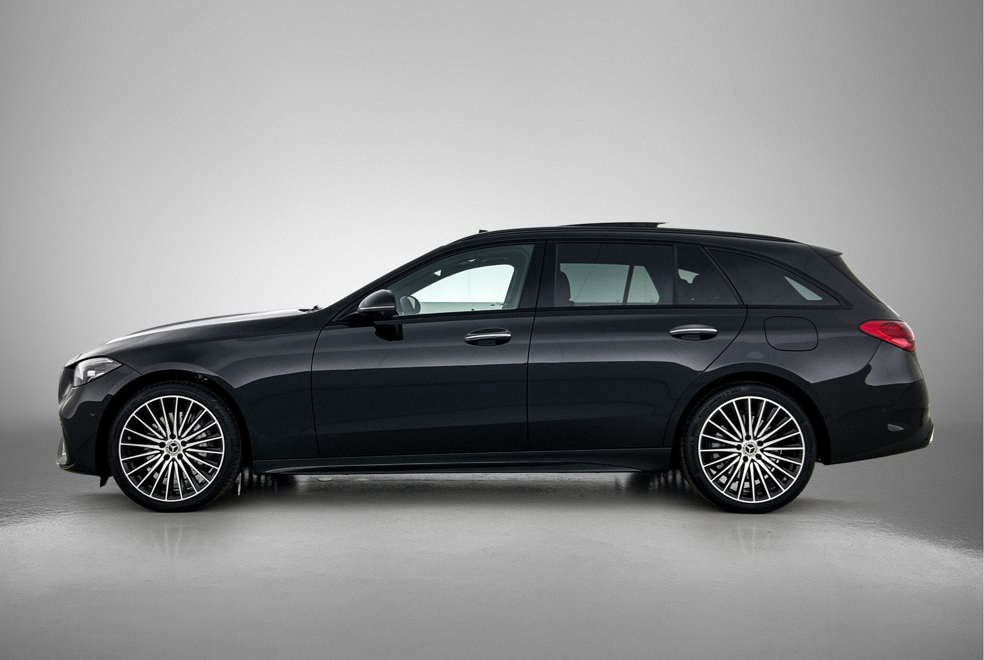 Mercedes-Benz C-Klasse Estate 300 e 140 Years Edition | Comf, Auto's, Automaat, Achterwielaandrijving, Zwart, 4 cilinders