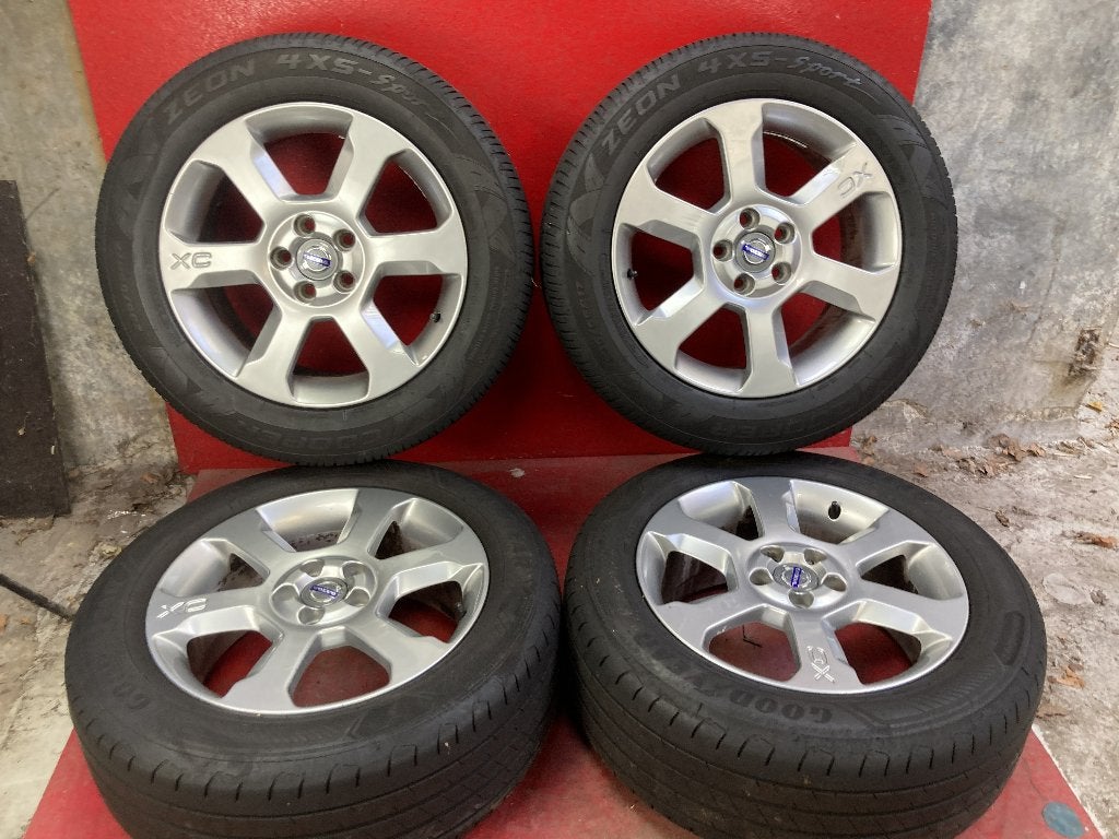 Lichtmetalen velgen Volvo XC70 235/55R17, Auto-onderdelen, Gebruikt, ., Banden en Velgen, 17 inch