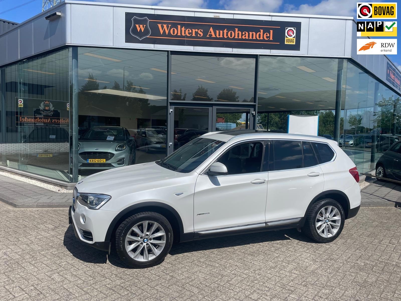 BMW X3 XDrive20i M High Executive, Auto's, Automaat, Dealer onderhouden, Gebruikt, Euro 6
