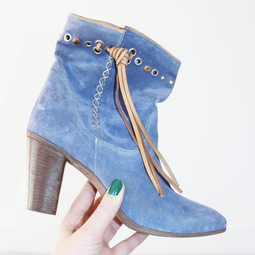 Prachtige Blauw Suede Omoda Laarsjes s8 (Maat 40) € 60,-, Kleding | Dames, Schoenen, Blauw, Omoda, Lage of Enkellaarzen, Ophalen of Verzenden
