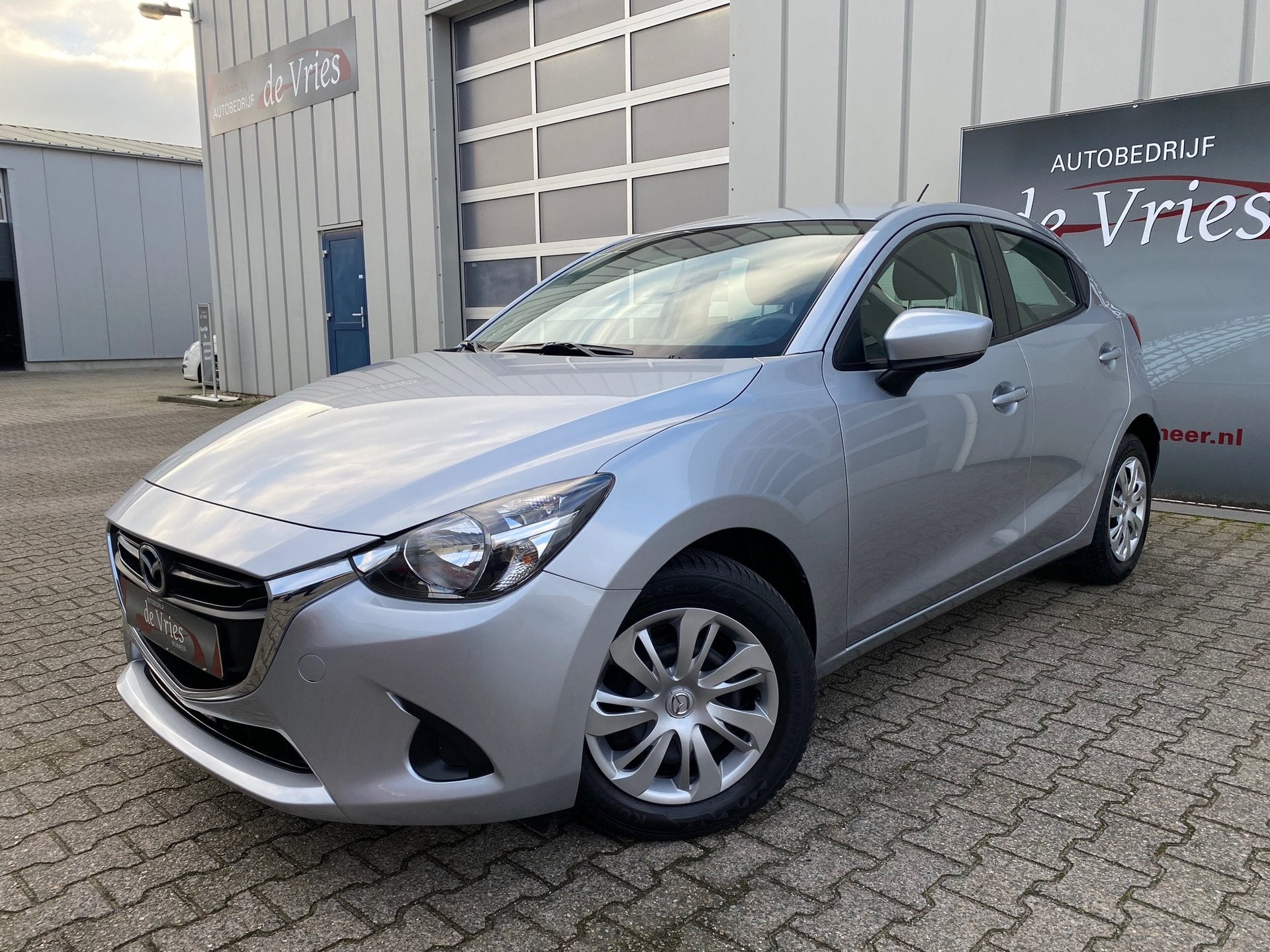 Mazda 2 1.5 Skyactiv-G Clima / Cruise / Stoelverw / PDC, Auto's, Voorwielaandrijving, Dealer onderhouden, Gebruikt, Euro 6