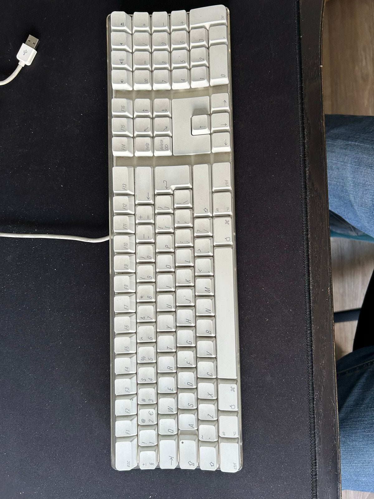 Apple Toetsenbord A1048 USB Bedraad Qwerty, Computers en Software, Gebruikt, Ophalen of Verzenden, Qwerty, Numeriek gedeelte