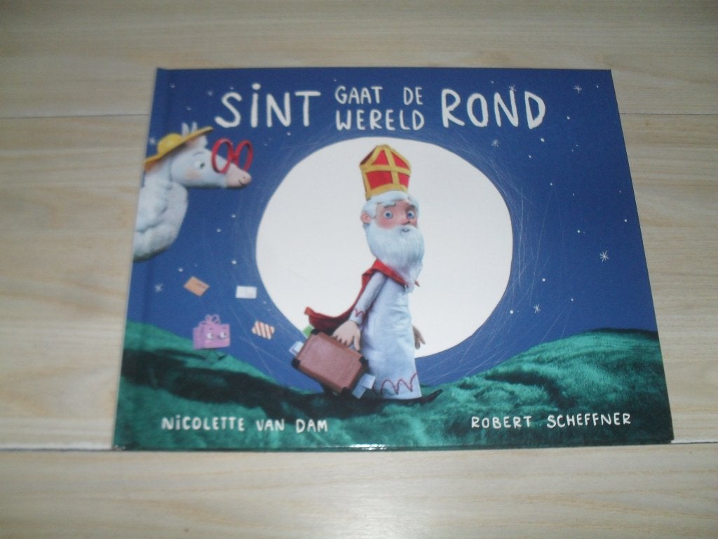 Sint gaat de wereld rond prentboek, Ophalen, Fictie algemeen, Jongen of Meisje, Nieuw