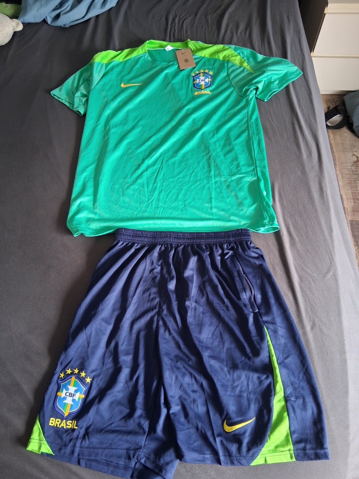 Nieuw Brazilië Thuistenue (Shirt + Broekje) - Maat XL, Sport en Fitness, Maat XL, Ophalen of Verzenden, Nieuw, Set