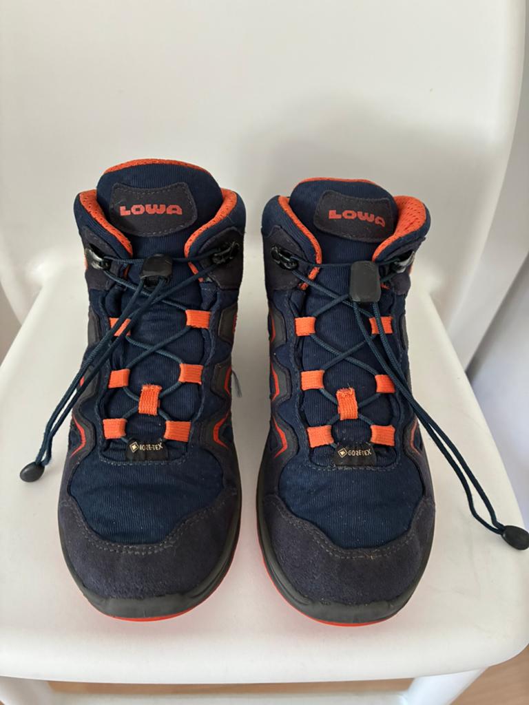 Lowa kinderschoenen wandelschoenen bergschoenen maat 35, Ophalen of Verzenden, Zo goed als nieuw, Schoenen