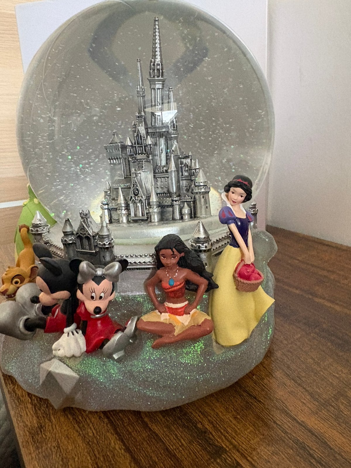 Disney exclusive limited snowglobe 100 years of wonder, Verzamelen, Ophalen, Zo goed als nieuw