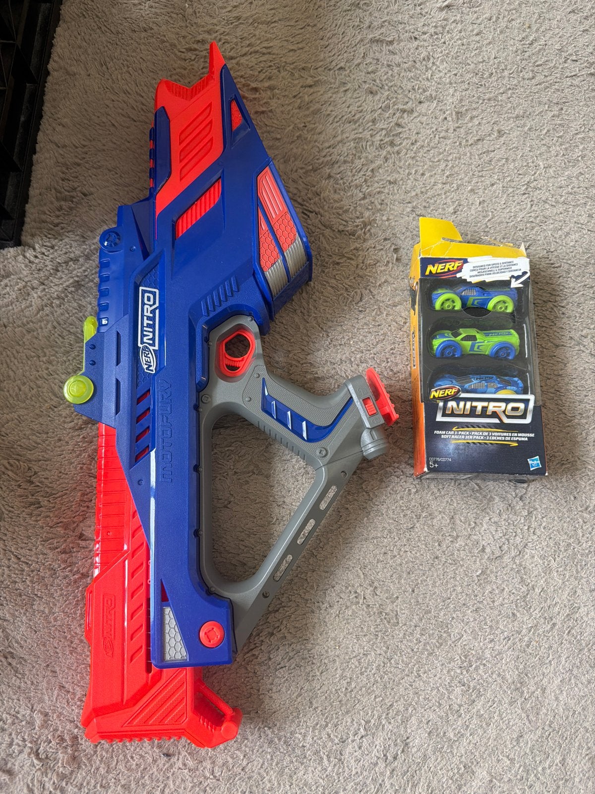 Nerf Nitro MotoFury Blaster met extra auto's, Ophalen of Verzenden, Zo goed als nieuw, Jongen of Meisje