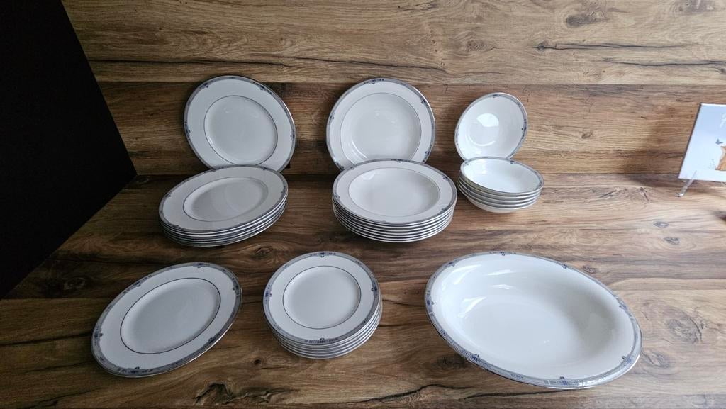 Wedgwood Amherst Bone China alles los te koop, Overige typen, Ophalen of Verzenden, Zo goed als nieuw, Wedgwood