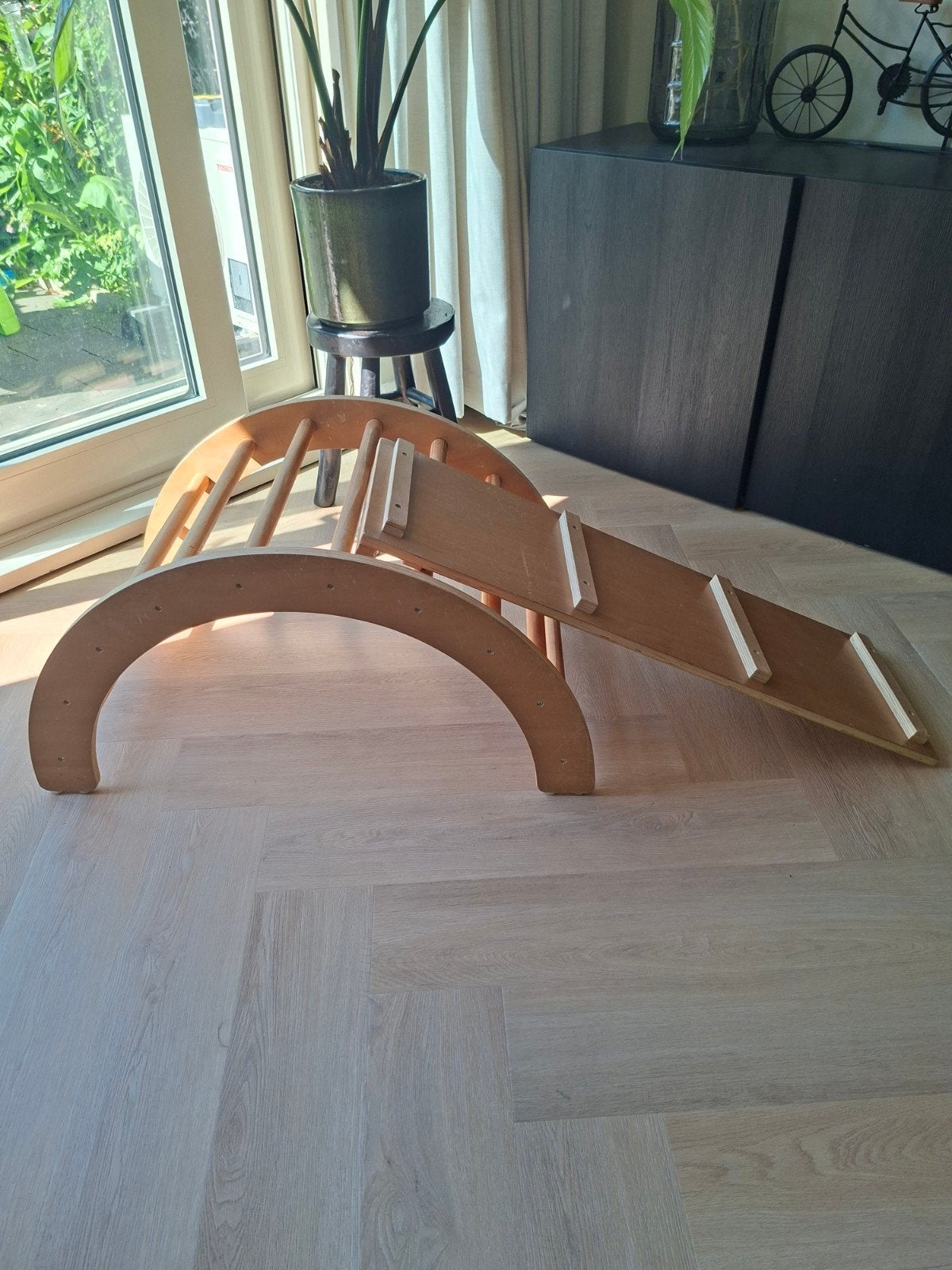 Houten speelboog met glijbaan/klimplank, Ophalen of Verzenden, Zo goed als nieuw, Klimwand