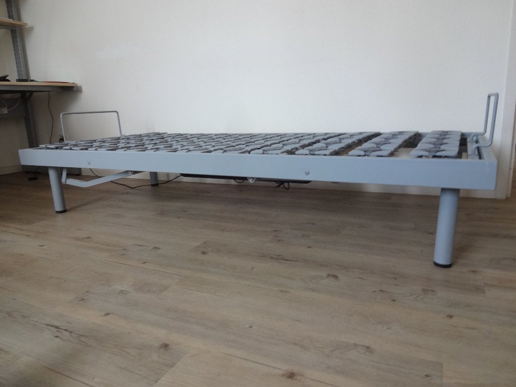 2 (twee) Elektrisch verstelbare  Tempur bedden 90 x 200, Ophalen, Verstelbaar, 90 cm, Eenpersoons