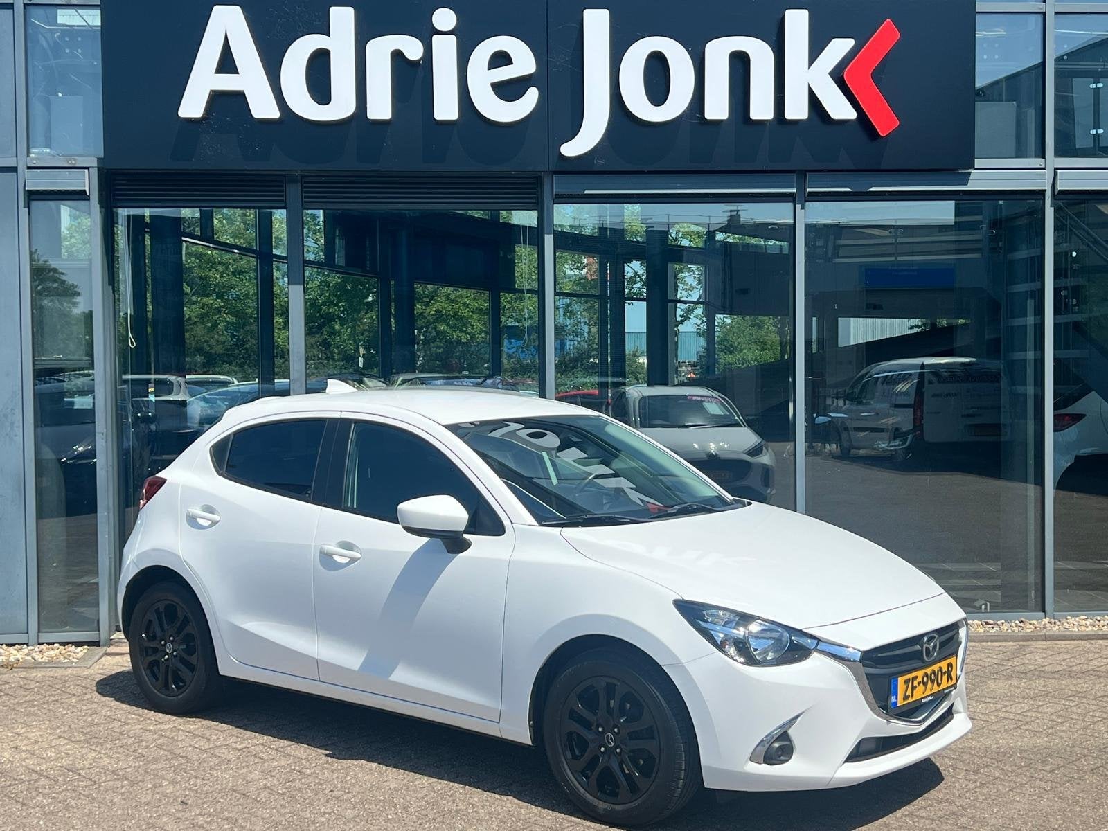 Mazda 2 1.5 Skyactiv-G Sport Selected | A.CAMERA | NAVIGATIE, Voorwielaandrijving, Stof, Wit, Origineel Nederlands