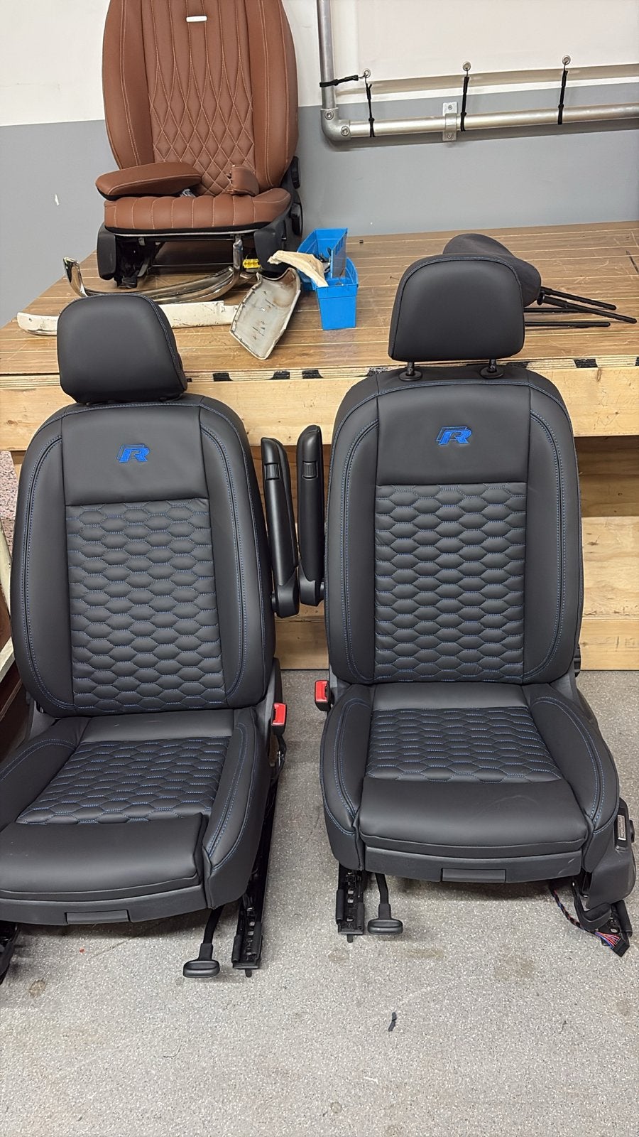 Volkswagen Caddy Voorstoelen - R-Line Stijl, Auto-onderdelen, Interieur en Bekleding, Ophalen, B, Gebruikt, Volkswagen