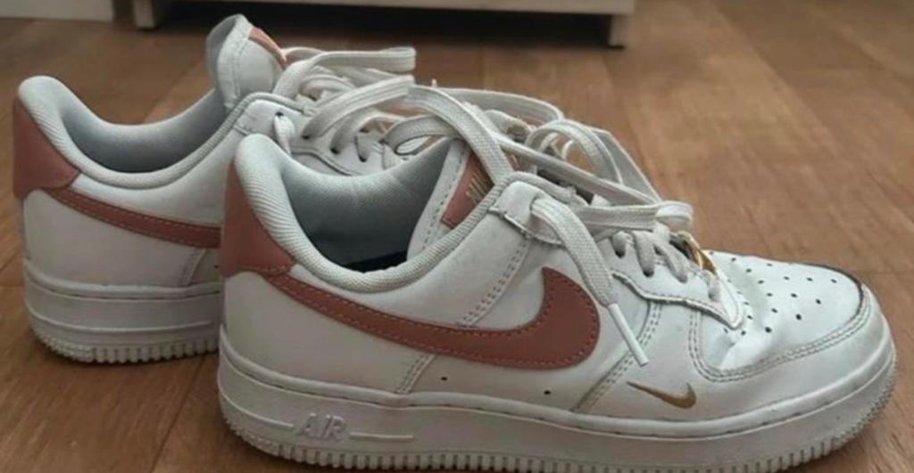 Nike Air Force 1 sneakers wit/roze maat 36,5, Wit, Ophalen of Verzenden, Sneakers of Gympen, Zo goed als nieuw