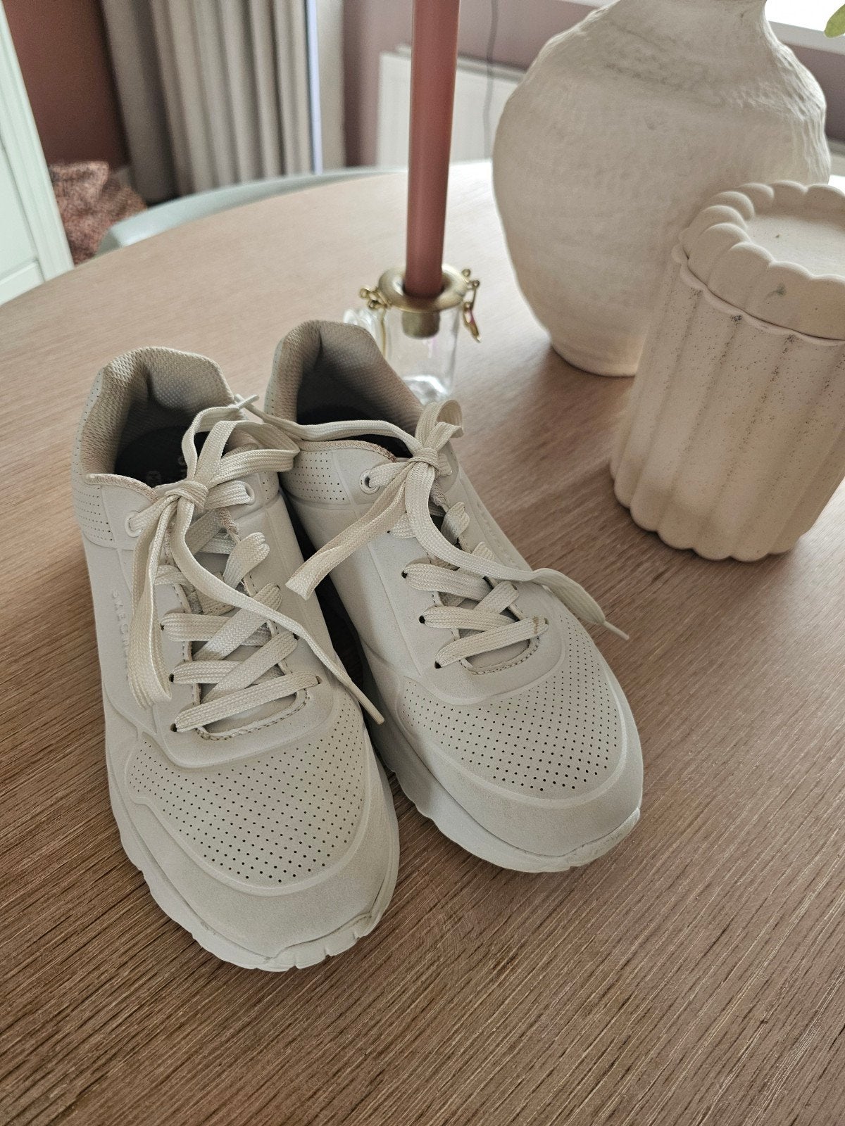 Skechers witte sneakers maat 36, zo goed als nieuw, Ophalen of Verzenden