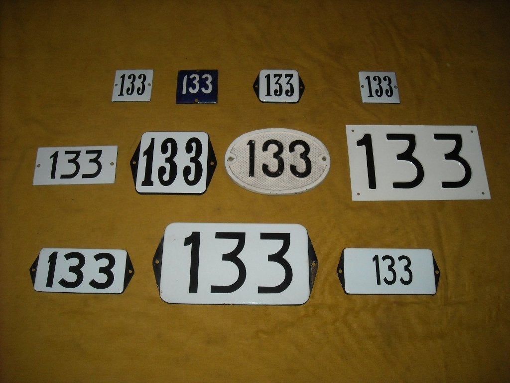 oud emaille huisnummer 133 ook 134 135 136 137 138 139 140 1, Antiek en Kunst, Ophalen of Verzenden
