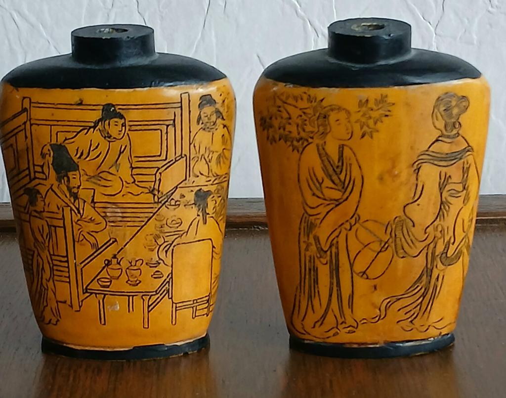 Chinese Snuifflesjes Handgemaakt Van Been Met Scrimshaw, Ophalen of Verzenden