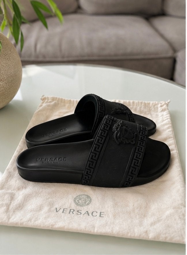 Versace Medusa Slides - Zwart, Slippers, Zwart, Ophalen of Verzenden, Gedragen