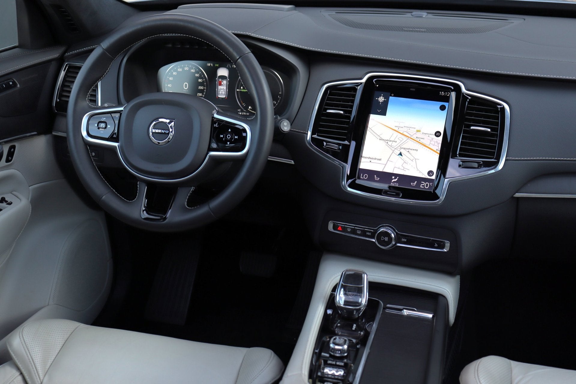Foto 18 van Volvo XC90 2.0 T8 Twin Engine AWD Inscription Intro Edition
