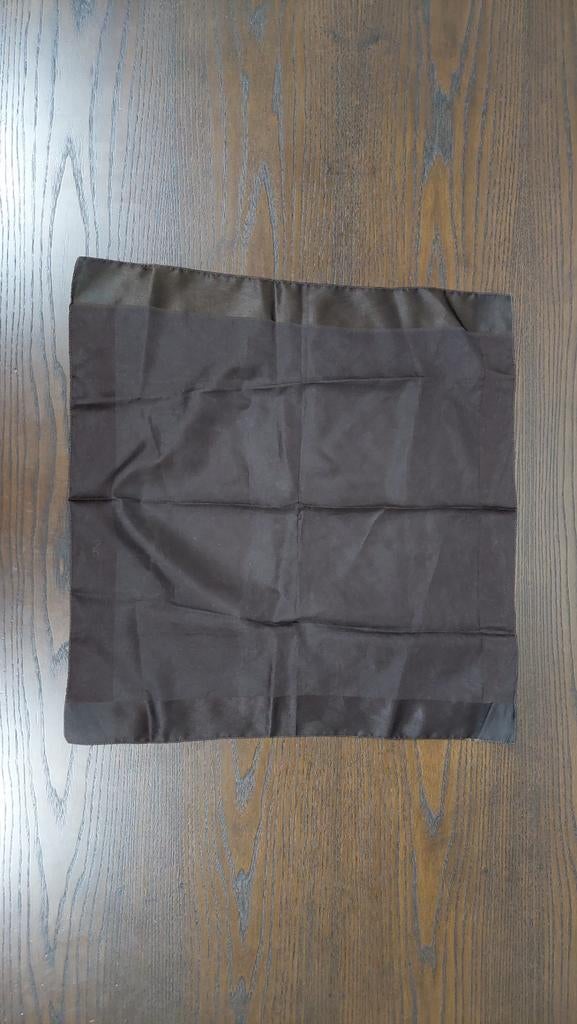 Vintage sjaal, donkerbruin, met donkere rand, 50 bij 50 cm, Ophalen of Verzenden, Zo goed als nieuw, Maat 46/48 (XL) of groter