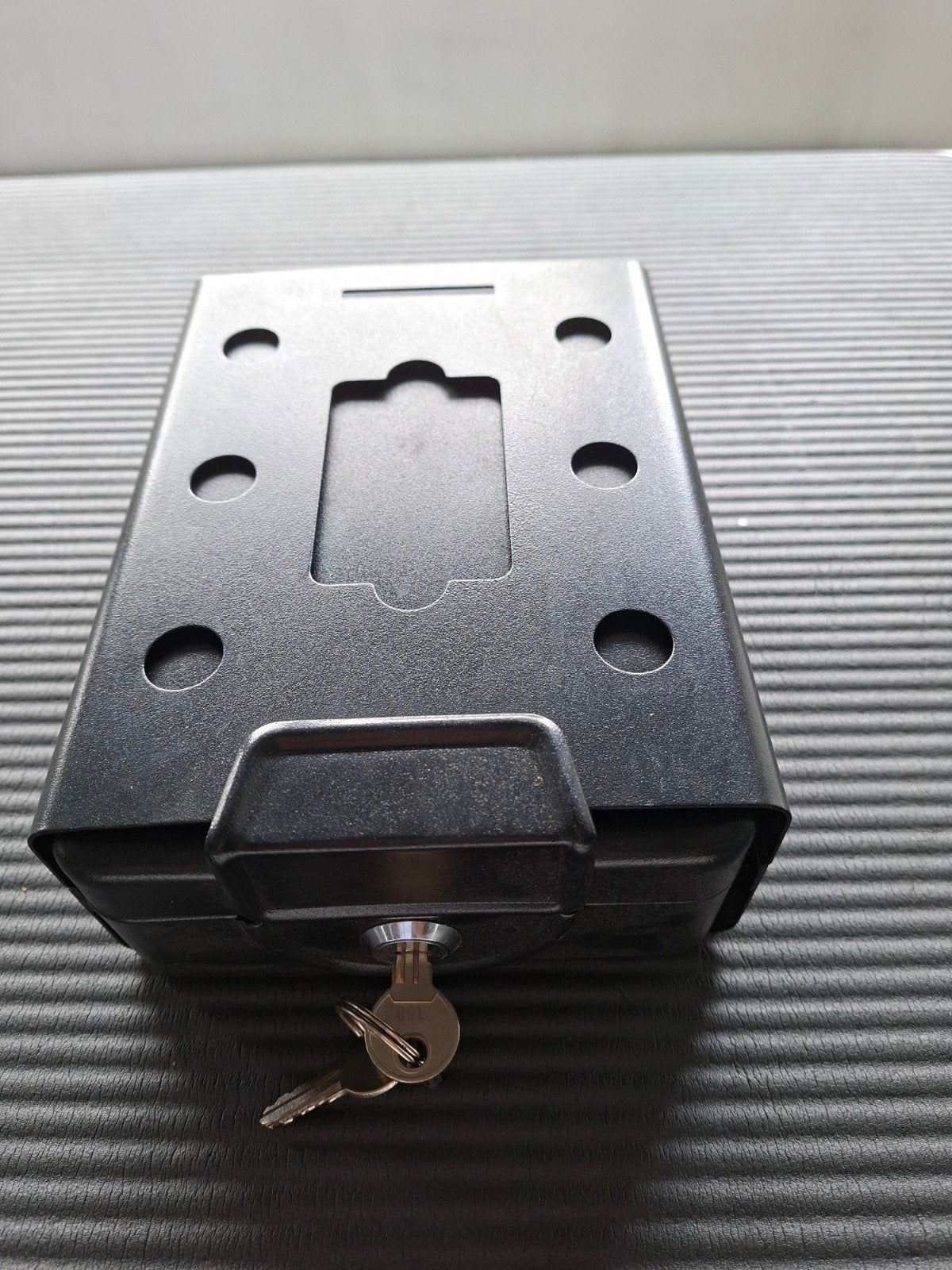 Autokluis Travel Safe met sleutel ideaal voor caravan/boot, Ophalen of Verzenden, Gebruikt, Brandkast