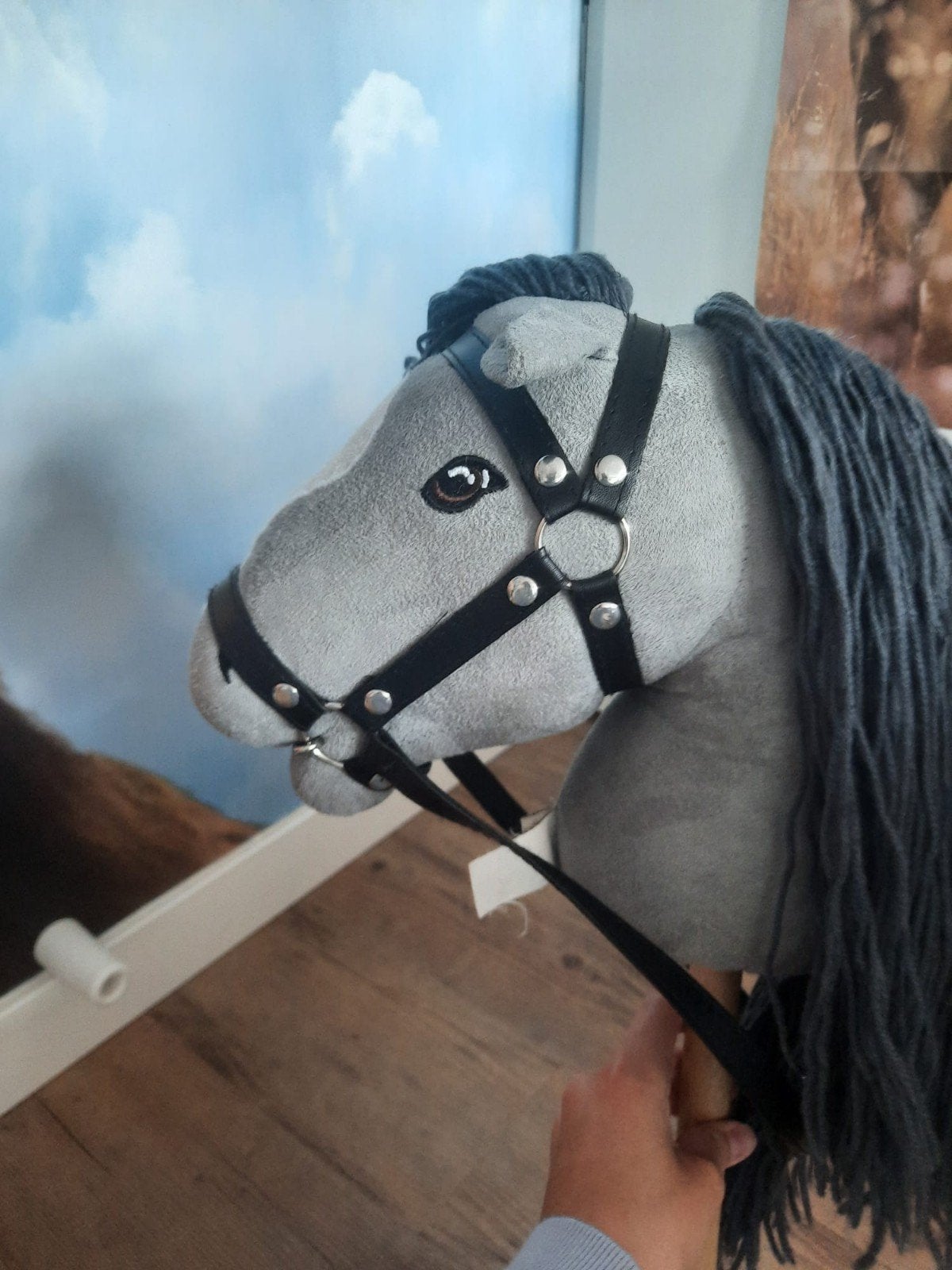 Hobbyhorse met hoofdstel en halster, Ophalen