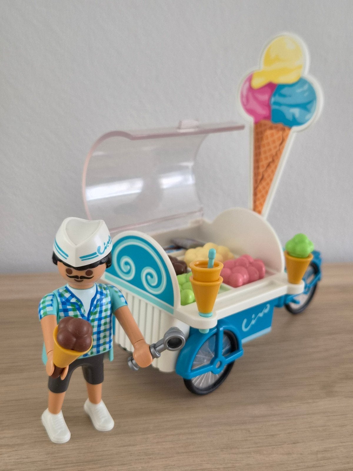 Playmobil ijskar met ijscoman en accessoires, Ophalen