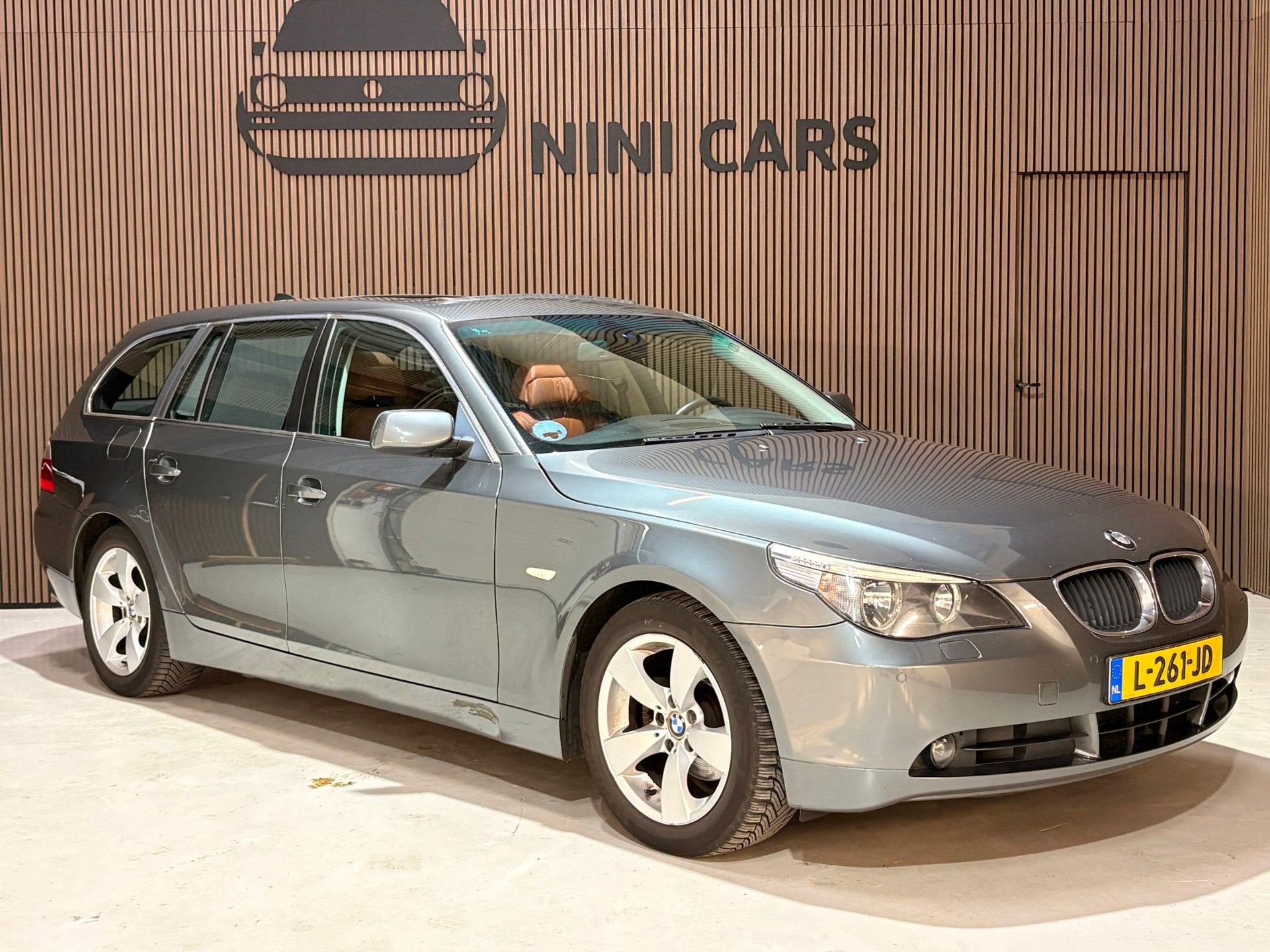 BMW 5-serie Touring 525i Automaat Full option Pano, Automaat, Achterwielaandrijving, 2000 kg, 1565 kg