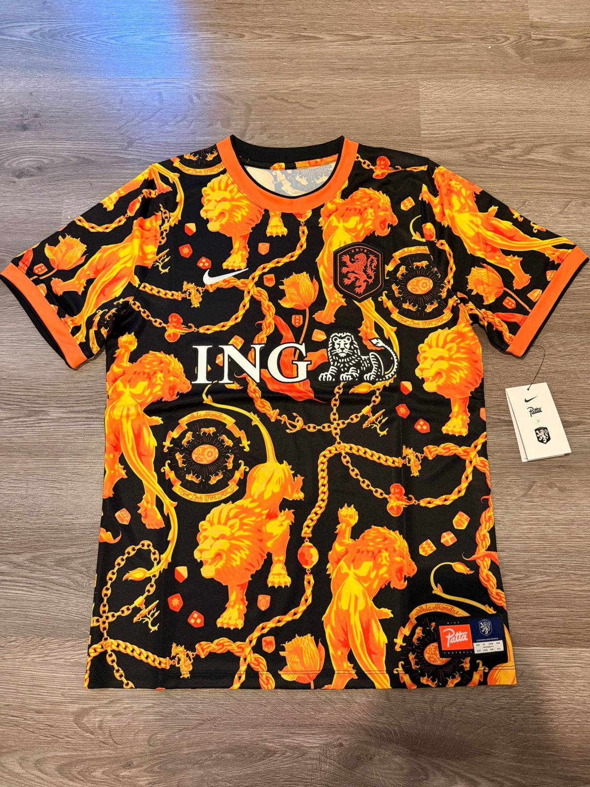 Patta x Nike Netherlands limited edition t-shirt! Maat M!, Ophalen of Verzenden, Nieuw, Maat 48/50 (M), Oranje