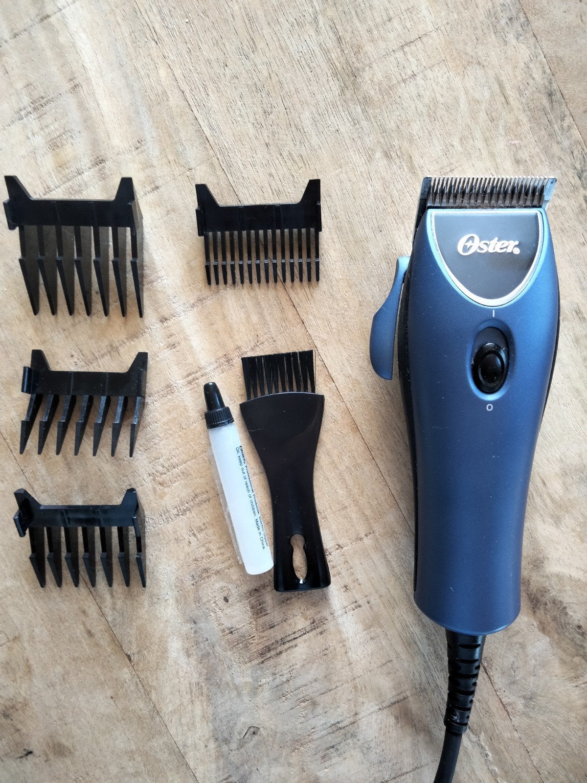Oster Tondeuse met Opzetstukken en Accessoires, Ophalen of Verzenden, Zo goed als nieuw