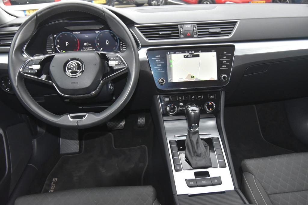 Skoda Superb Combi 1.5 TSI ACT Business Edition , VIRTUAL CO, Stof, 4 cilinders, 150 pk, Zwart