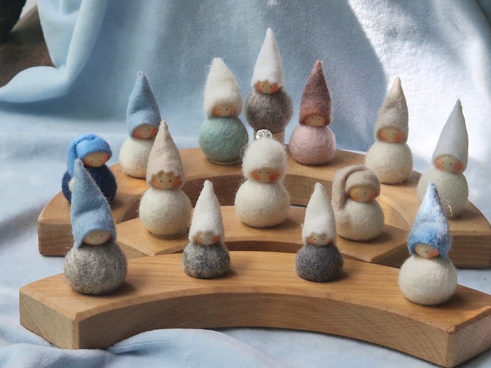 Jaarring steker Vrije School Seizoenstafel winter kabouter, Verzenden, Nieuw, Figuurtje(s), Wolvilt