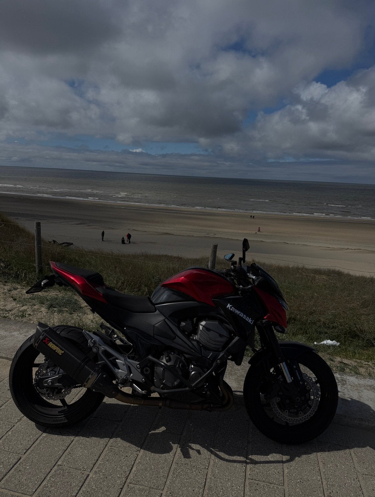Kawasaki Z800 Akrapovic en Quickshifter, Motoren, Occasion, 4 cilinders, Meer dan 35 kW, Minimaal motorrijbewijs A2