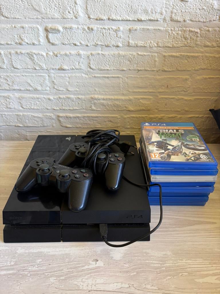 PlayStation PS4 plus 25 spellen, Spelcomputers en Games, Spelcomputers | Sony PlayStation 4, Ophalen, Zo goed als nieuw, Met 2 controllers