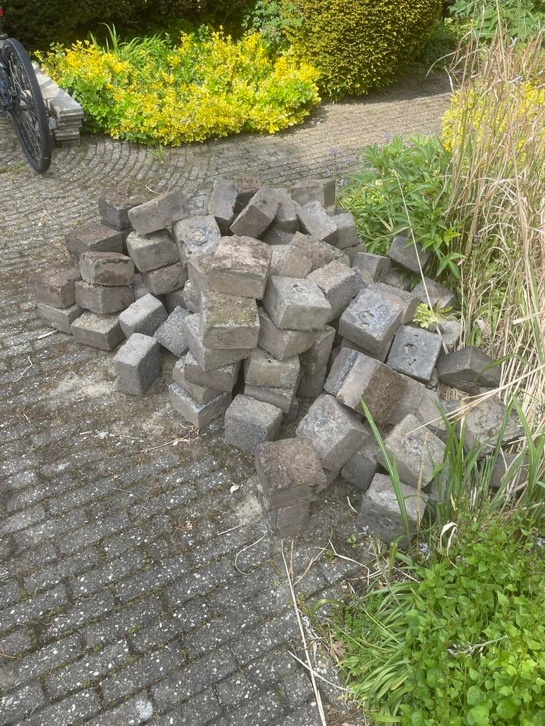 Gratis stenen, Ophalen, Zo goed als nieuw