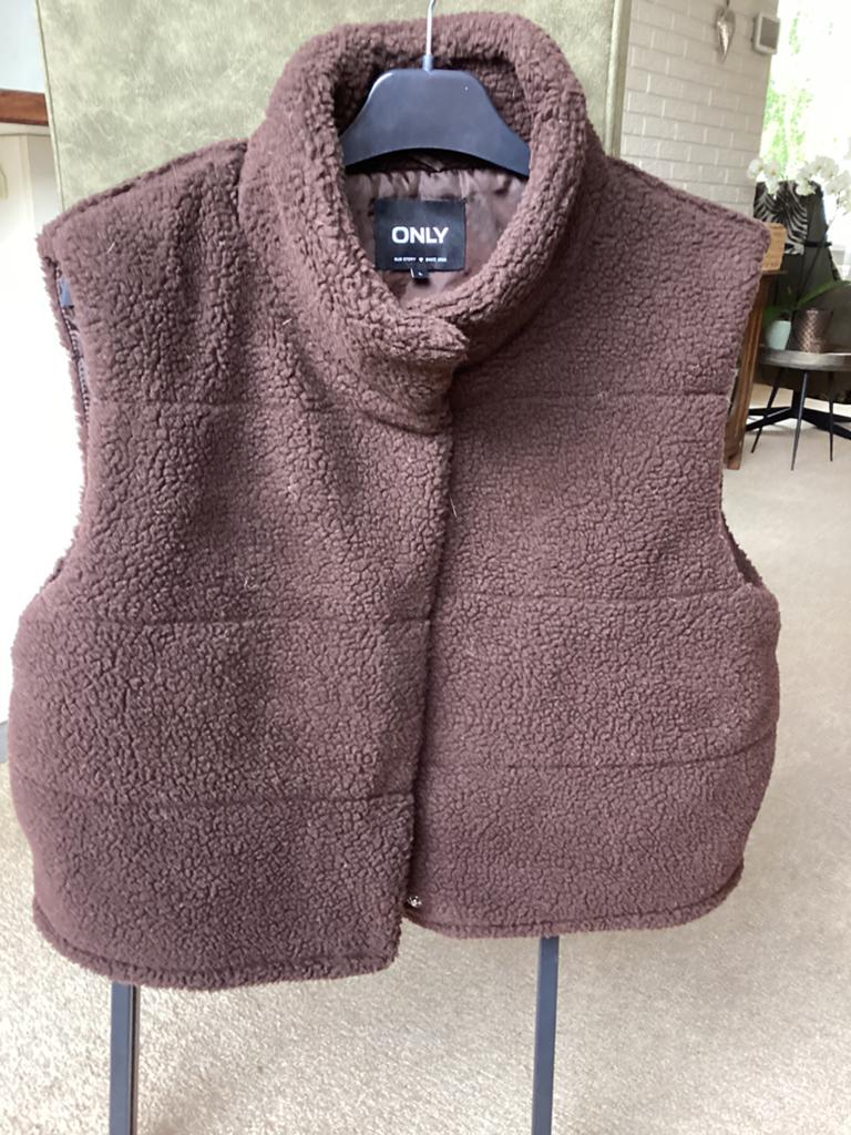 Bodywarmer, Kleding | Dames, Bodywarmers, Ophalen of Verzenden, Nieuw, Maat 38/40 (M), Bruin